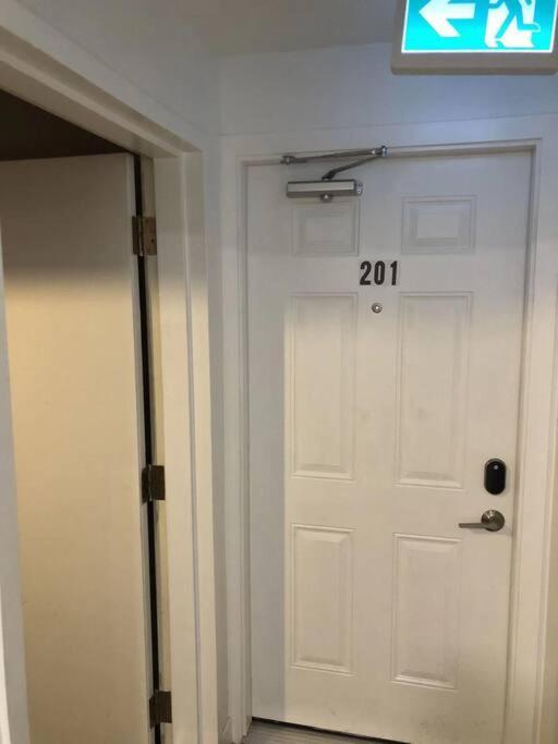 Unit #201 Cozy Mountain View 1Br In Dt Apartment Canmore Exterior foto